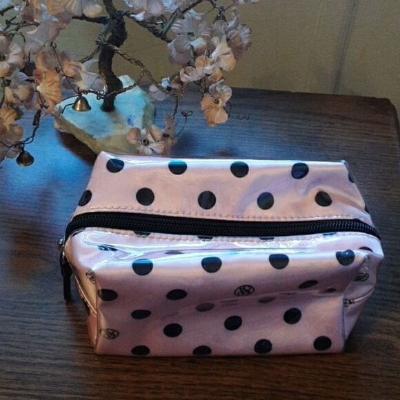 VICTORIA'S SECRET PINK & BLACK  POLKA DOT MAKEUP CASE - Picture 1 of 3